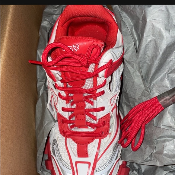 Balenciaga size 39 too little wore once lowest I’ll go is $700 - Picture 2 of 3